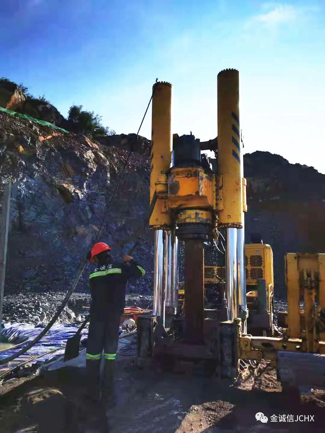 反井项目部自主维修的ak012钻机投入深井施工传捷报