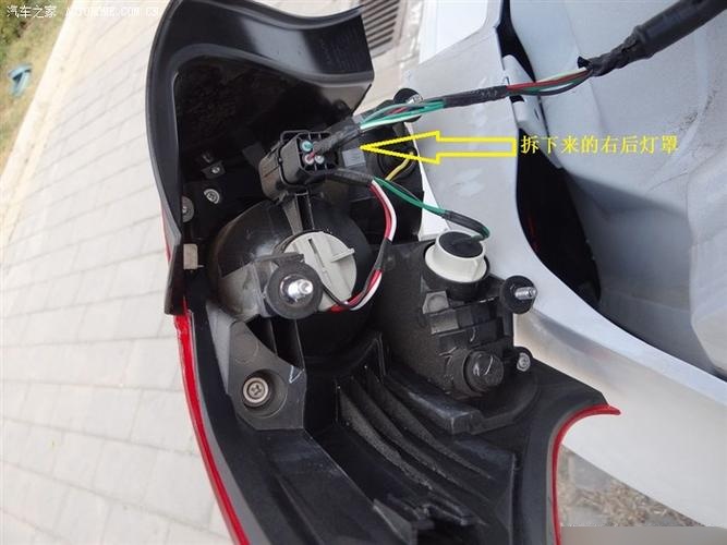 倒车灯控制打铁,接倒车影像怎样接