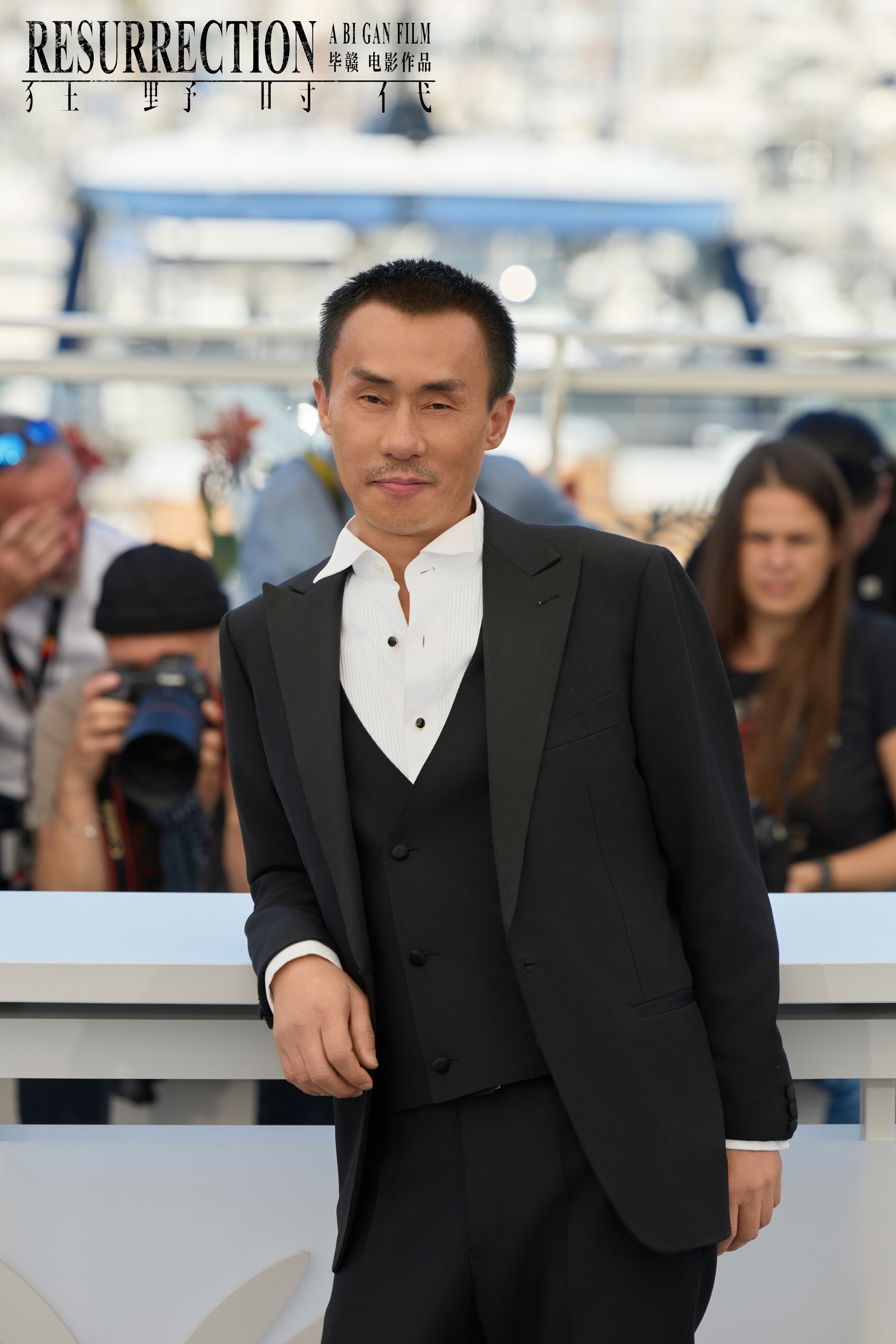 毕赣电影《狂野时代》主创亮相戛纳红毯 首映观众反响热烈