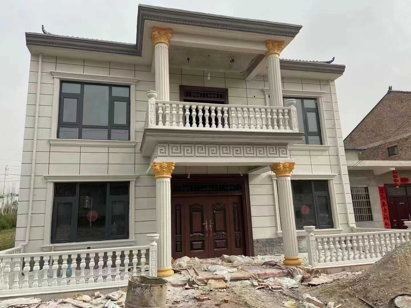 榆林真石漆厂家:如何解决真石漆遇水发白和抗水性差的问题?