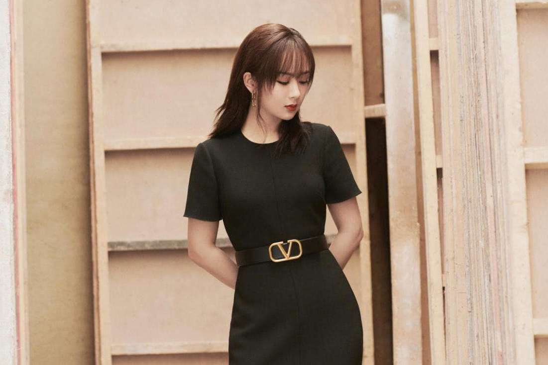 杨紫礼服造型又"翻车"?她明明挺瘦,怎么一穿裙子就"胖"了?