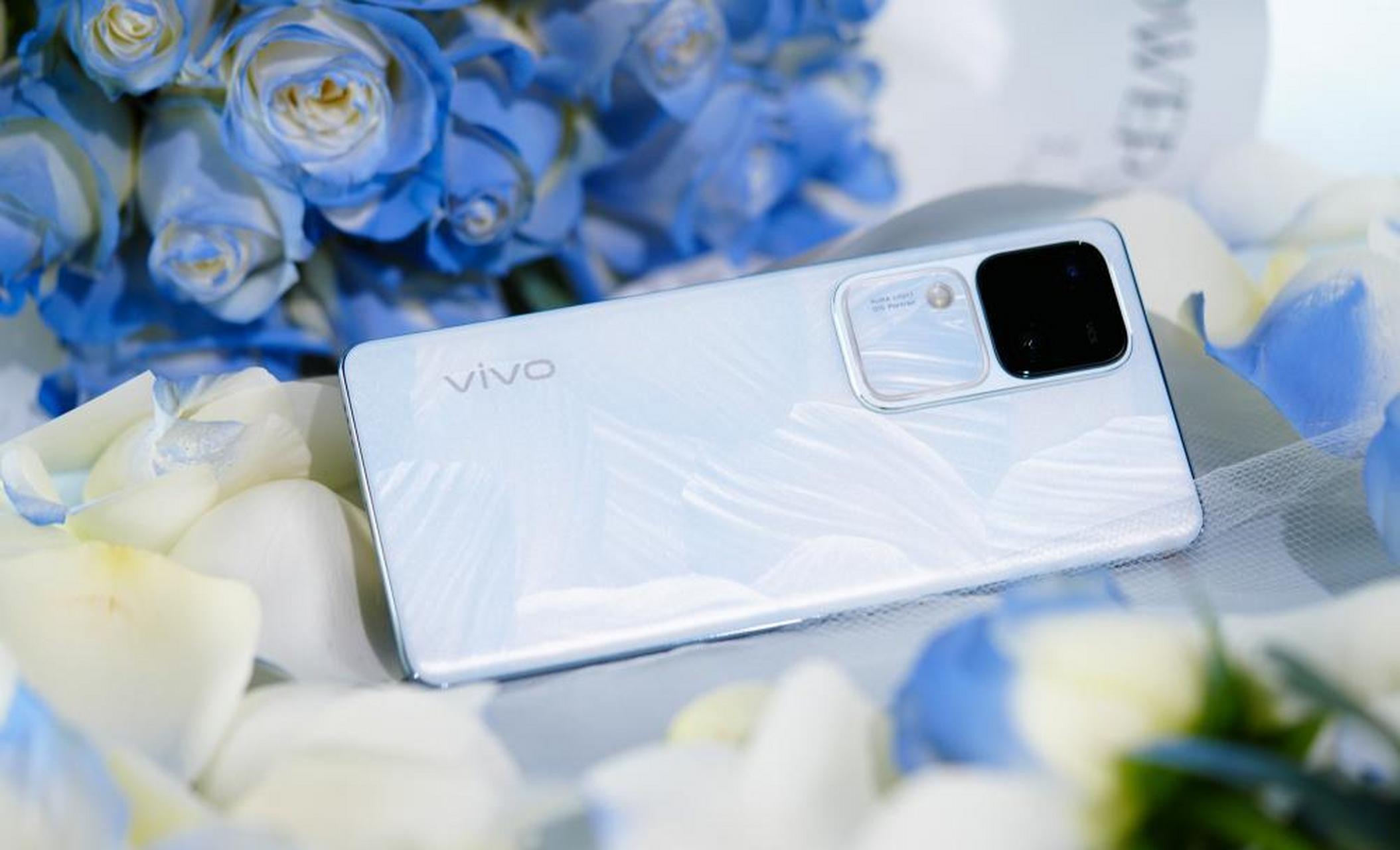 vivos18pro是一款性价比很高的中端手机,性能强劲,拍照能力出色,设计