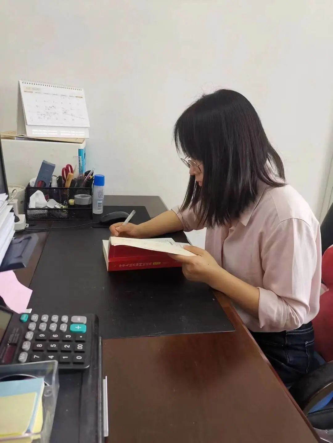 李俊丽:勇挑重担 不负韶华的书记员