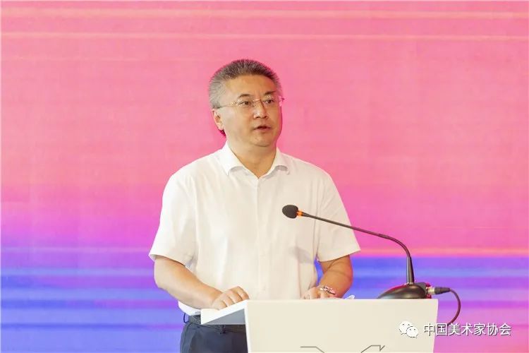 四川美术学院党委书记唐青阳致欢迎词