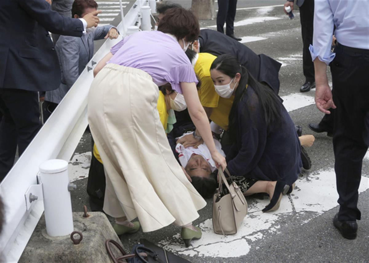 盘点那些被刺杀过的日本首相：5人任内遇刺3人身亡，包括安倍晋三的外公岸信介