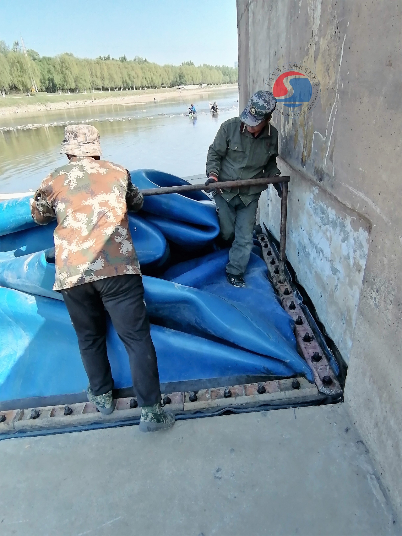 橡胶坝袋定作,橡胶坝更换全过程图解,值得收藏!