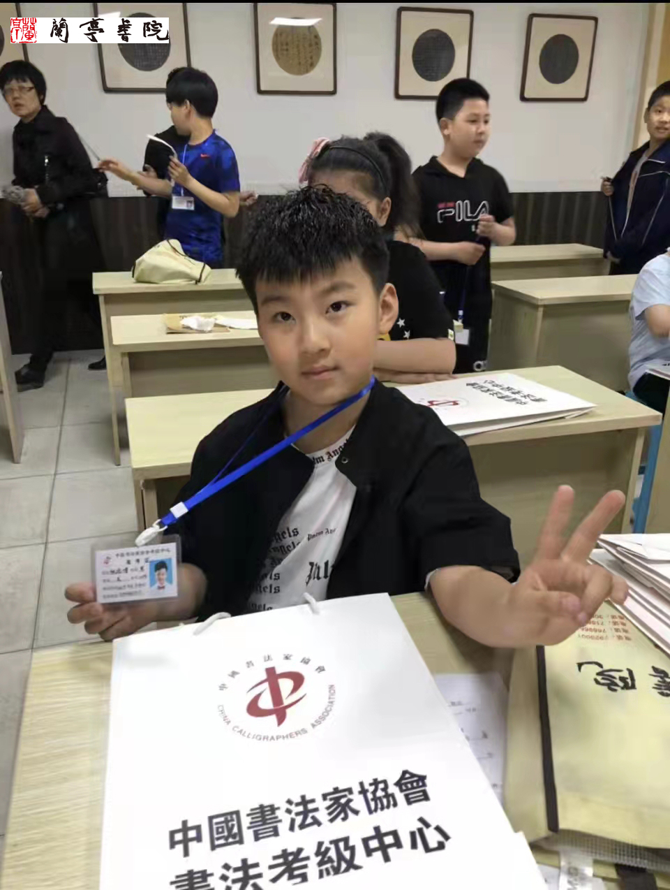 书法少年张逸博,挥毫泼墨画乾坤,笔走龙蛇写春秋