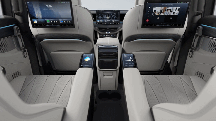 腾势D9的“十屏”能逆转销量断崖？是价值重构还是内卷陷阱？-有驾