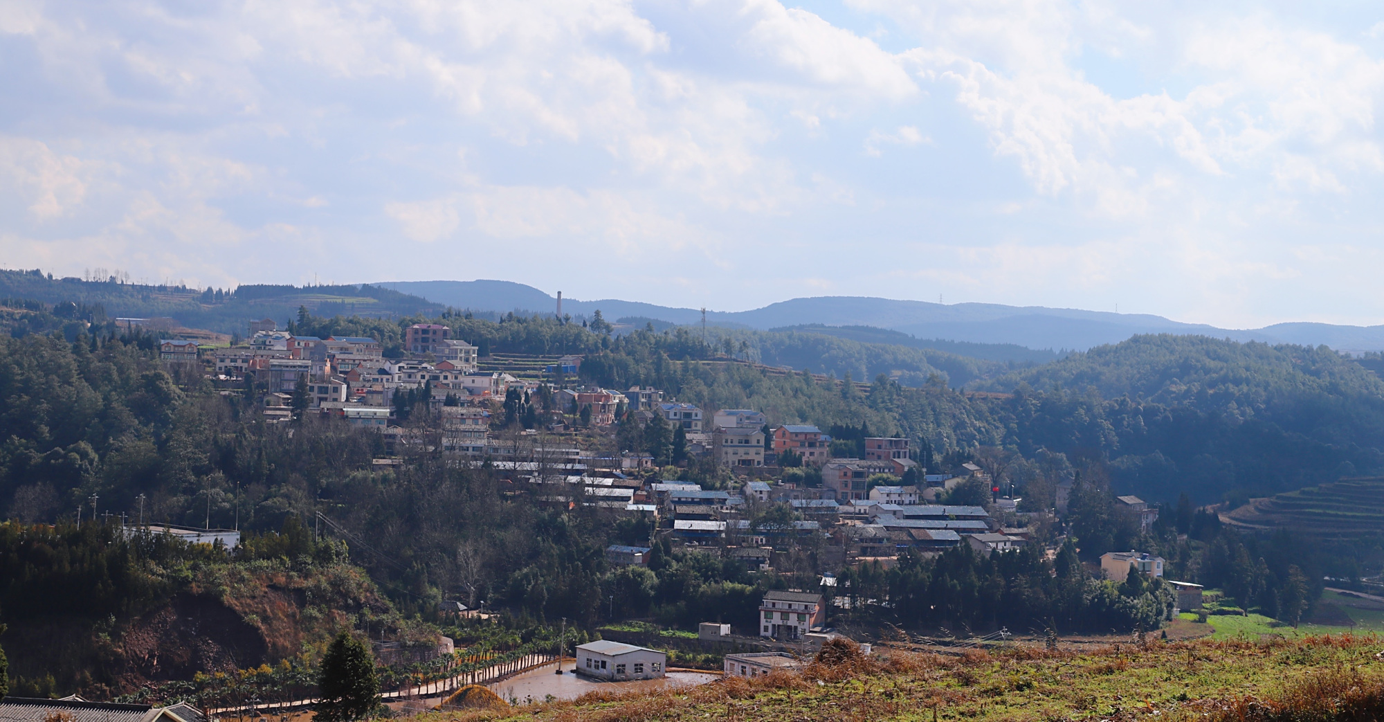麒麟区东山镇克依黑村:从移民村到4a级景区