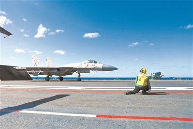 梦想,放飞在航母甲板上