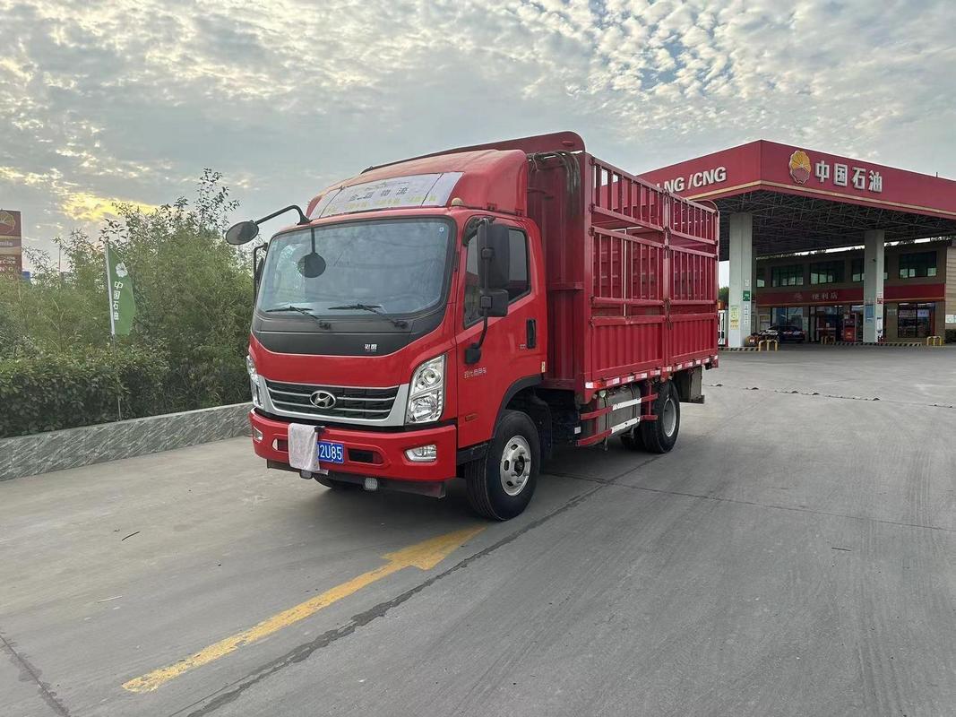 现代轻卡4米2泓图500