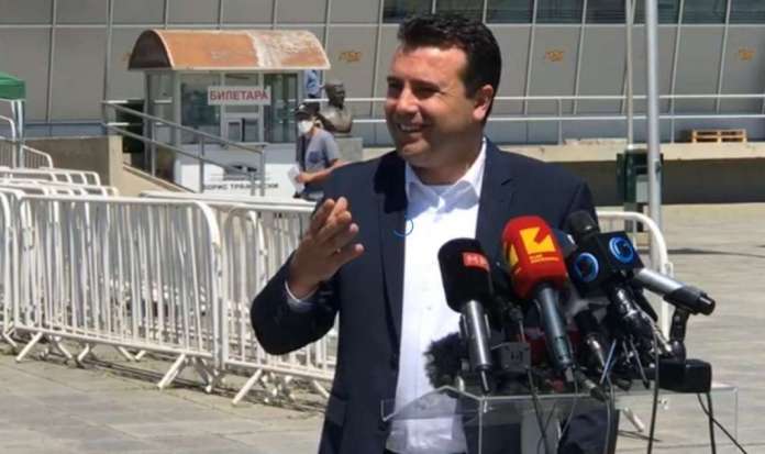 北马其顿总理接种中国国药新冠疫苗