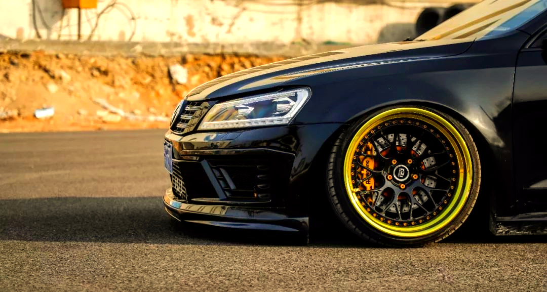 帕萨特改装成黑武士,家用商务新感觉!