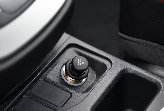 哈弗m6点烟器在哪里?