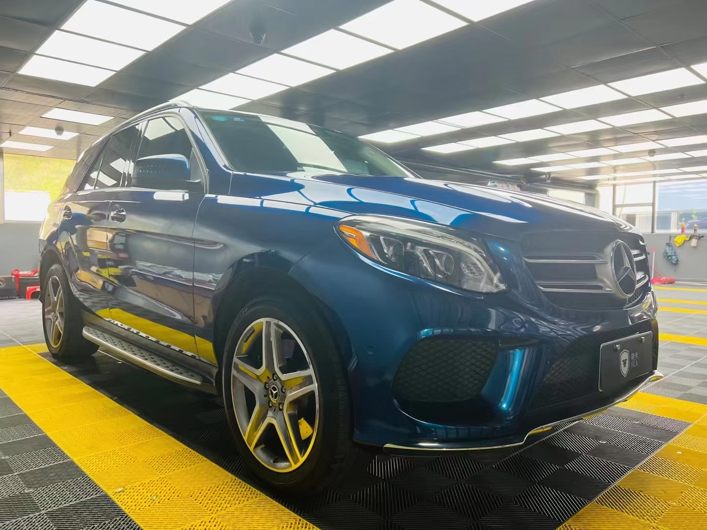 低调而不张扬,菲卡pet暗夜蓝改色膜(奔驰)