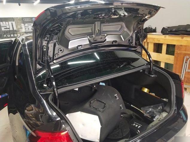 迈腾b8遥控关闭后备箱