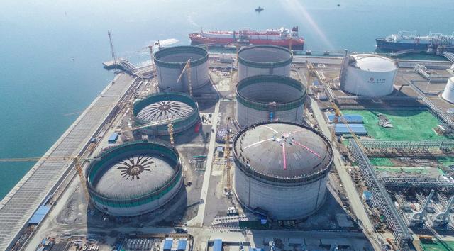 国内首次!天津lng接收站项目创"两座储罐同时升顶"纪录