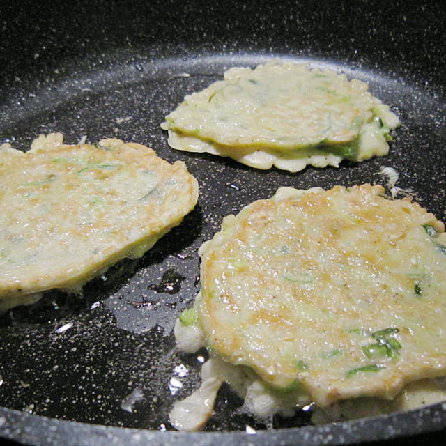 煎西葫芦饼,营养丰富,喷香暄软的早餐饼