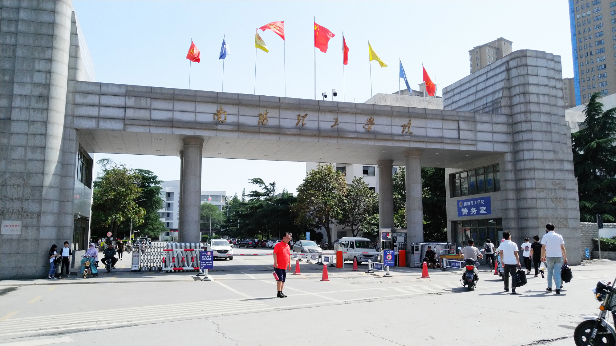 南阳2所大学:为何外地学生争着来,本地学生不愿报?