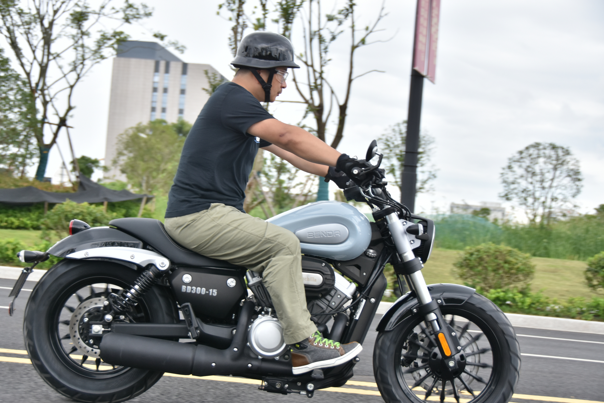 国产v缸太子奔达金吉拉300实地试驾的几点感受与评价