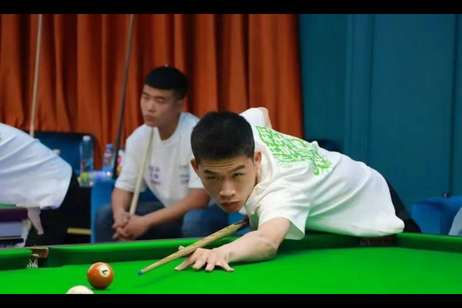 清华"学霸"王斌:中式台球是中国特产的绅士运动