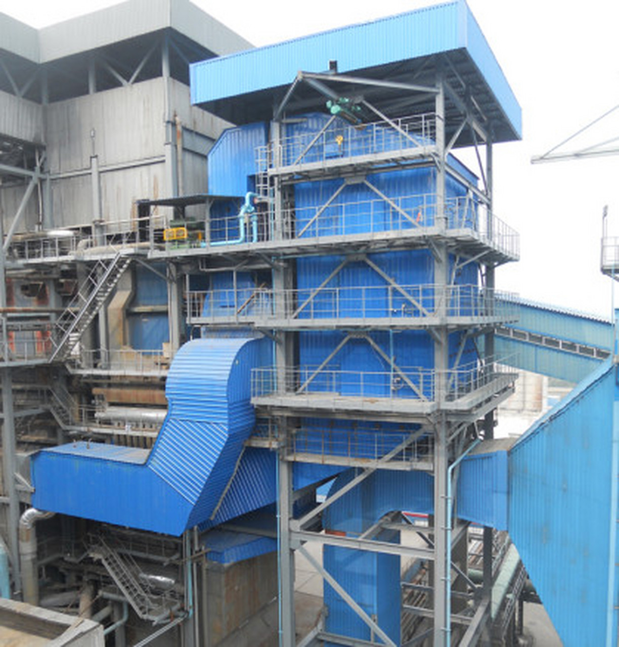 高分子脱硝设备具有脱硝效率高,工艺简单,使用方便,空间布置灵活等