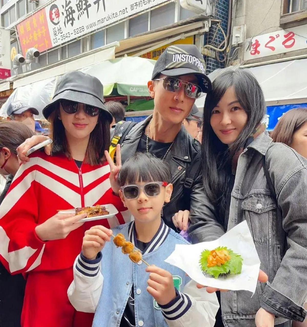 其实吴尊老婆的气质不输圈内女明星,不论是颜值还是内在,都有一种女性