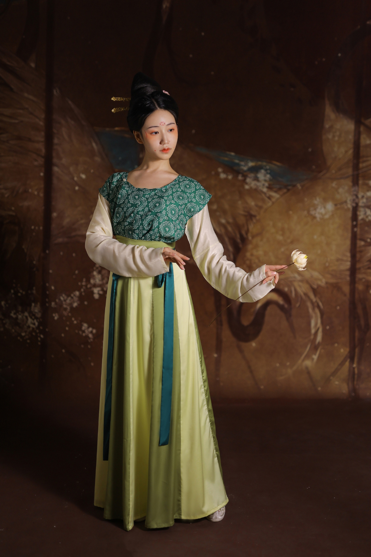 四套复原款唐制汉服,配色端庄又典雅,带你领略大唐盛世