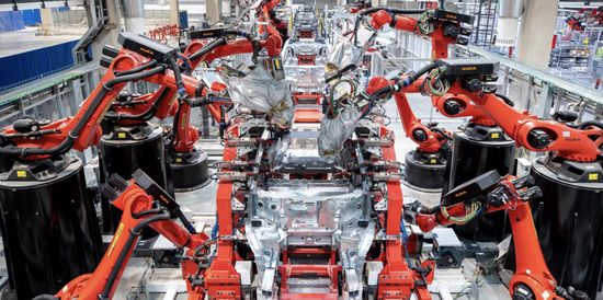 在特斯拉生产一线,他们进退两难