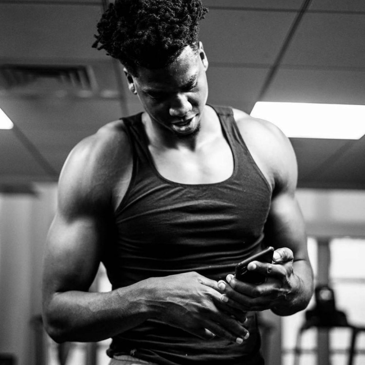 怀特塞德训练中秀健硕肌肉照:我太忙了