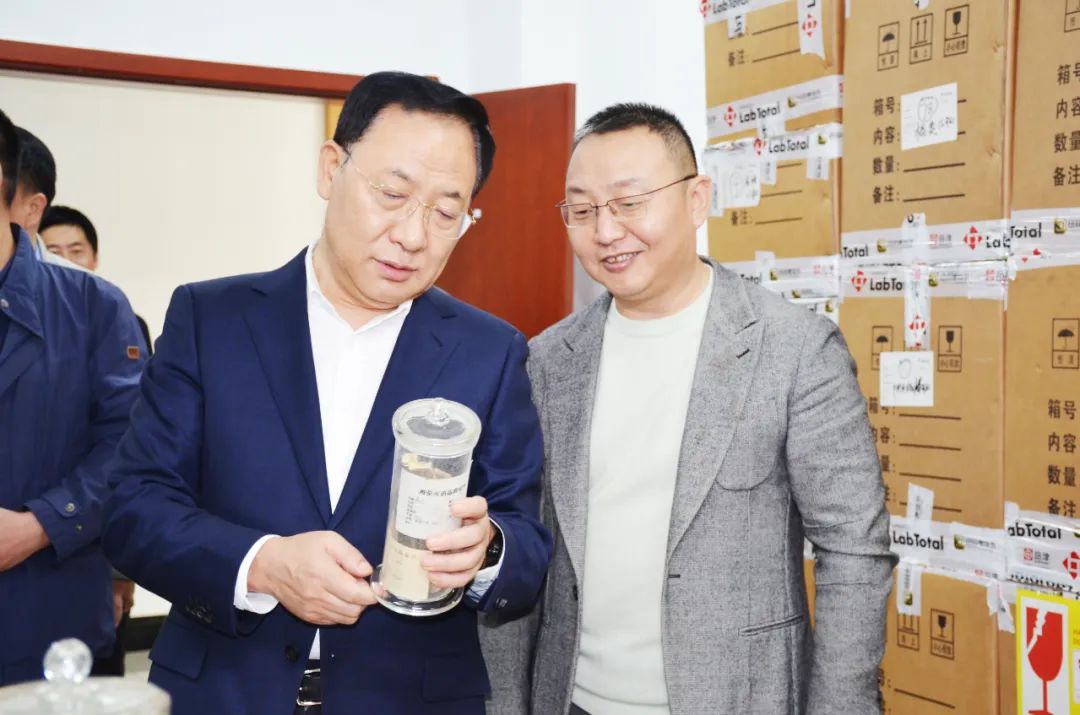 郝生旺调研我市食品药品检验检测技术能力建设情况