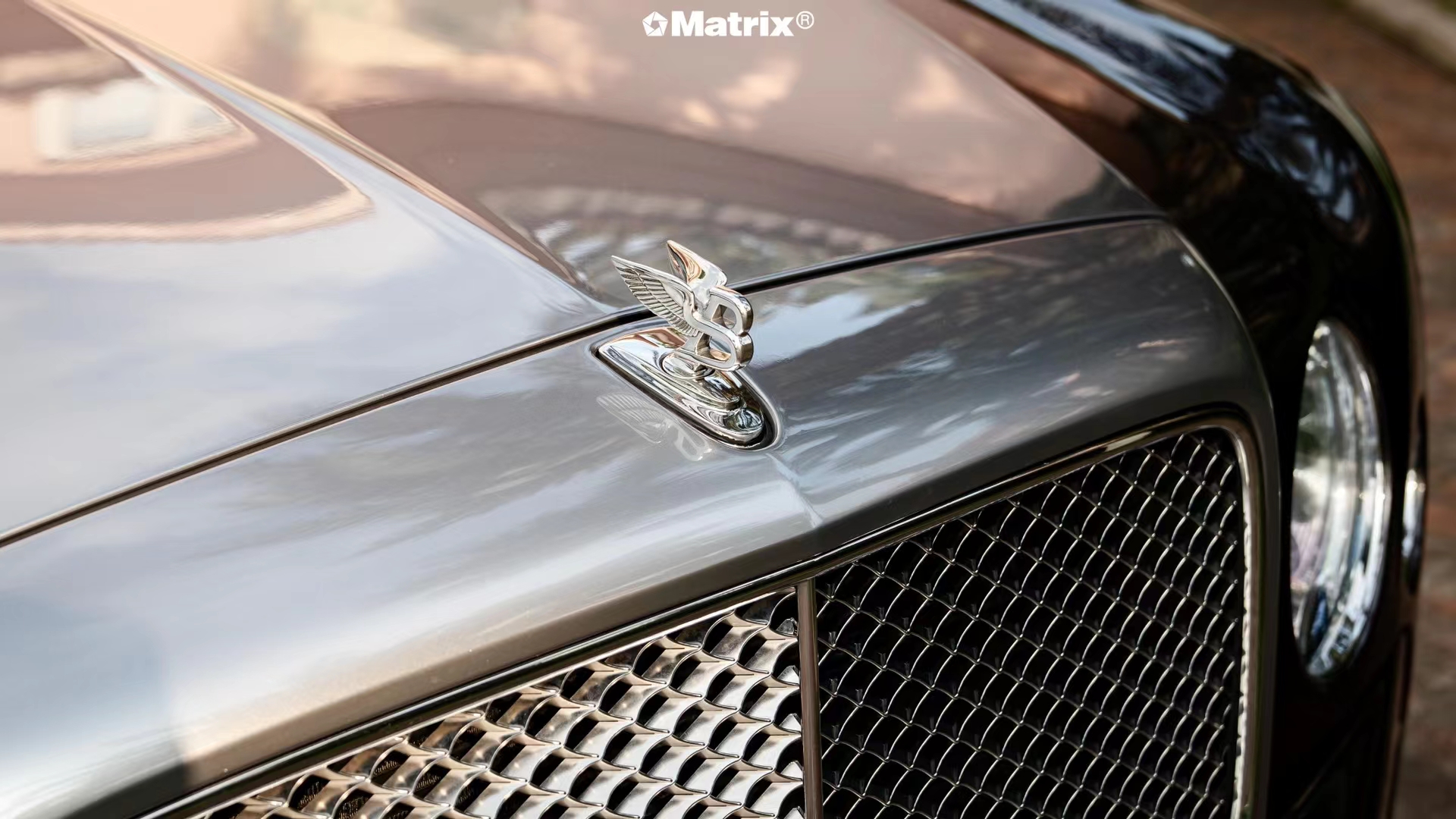 宾利慕尚矩阵改色膜gt银,优雅与复古的气息在此刻迸发