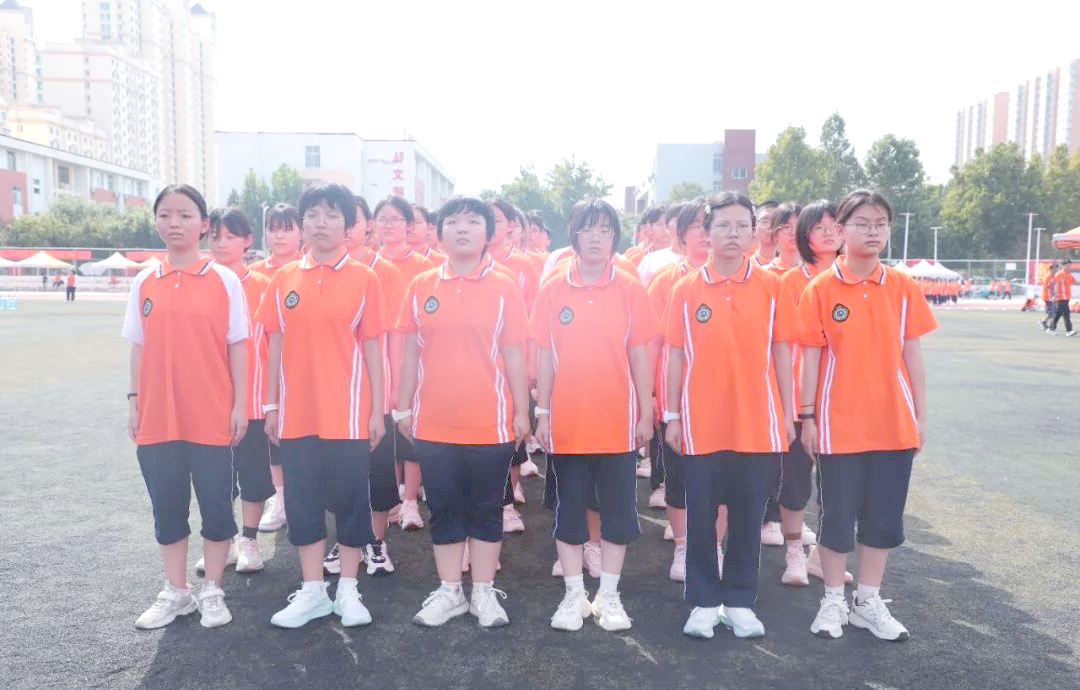 衡水市第十四中学新生军训正式开启,谱写青春乐章