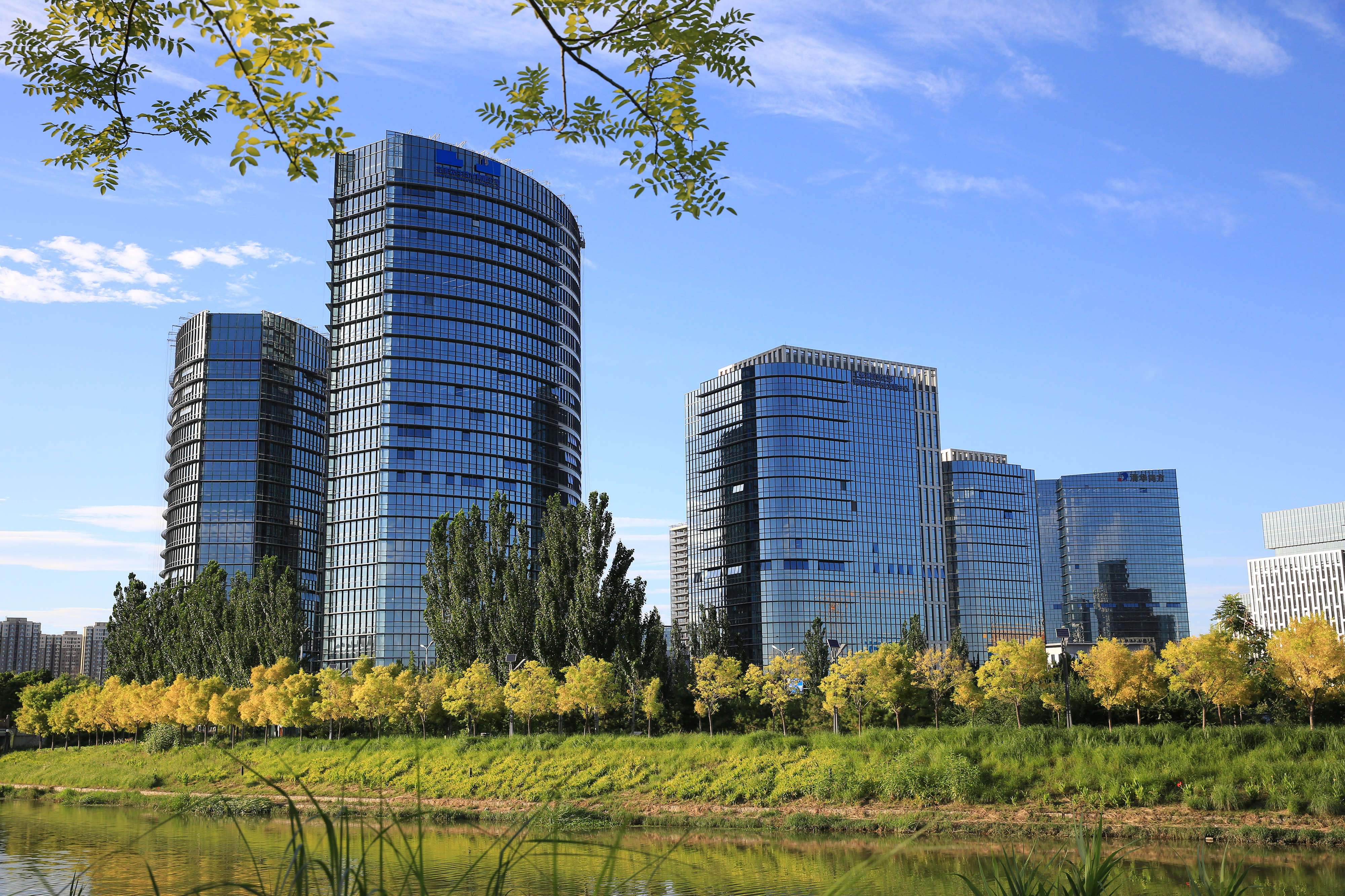 建筑之美!游信创园,逛通明湖;压了几十张照片,一起发出去