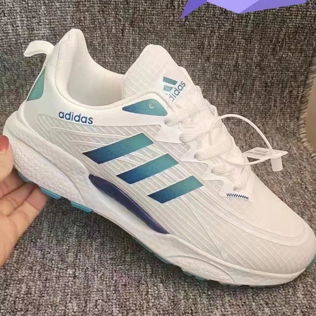 春夏必备adidasi轻便时尚运动鞋,采用冰丝网面透气性好到爆!