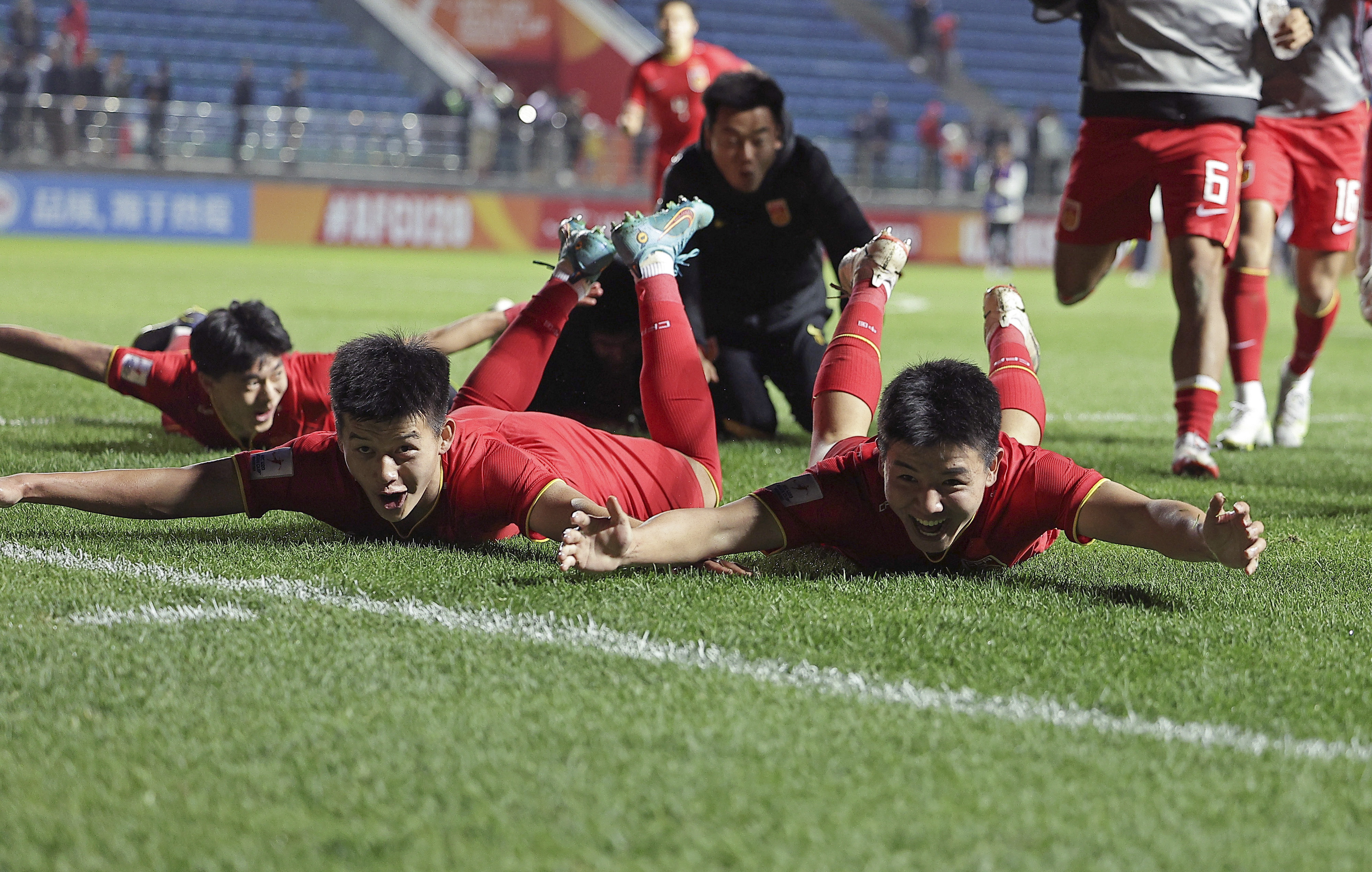 足球——u20亚洲杯:中国队晋级八强(2)