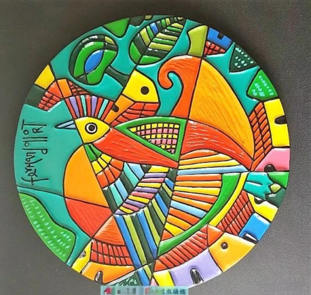 探索圆形构图的创意插画世界