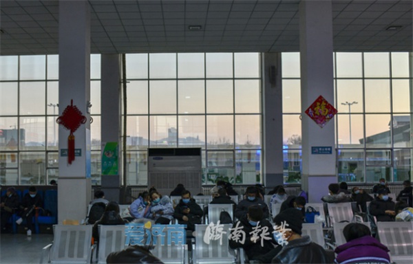 济南最冷门火车站 候车室可以一眼看到千佛山