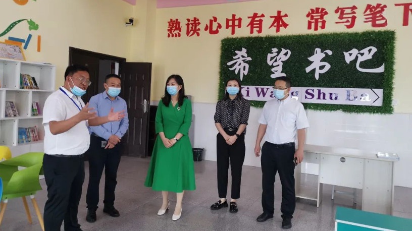 副县长黄茜率队调研大村镇中心小学校教育工作