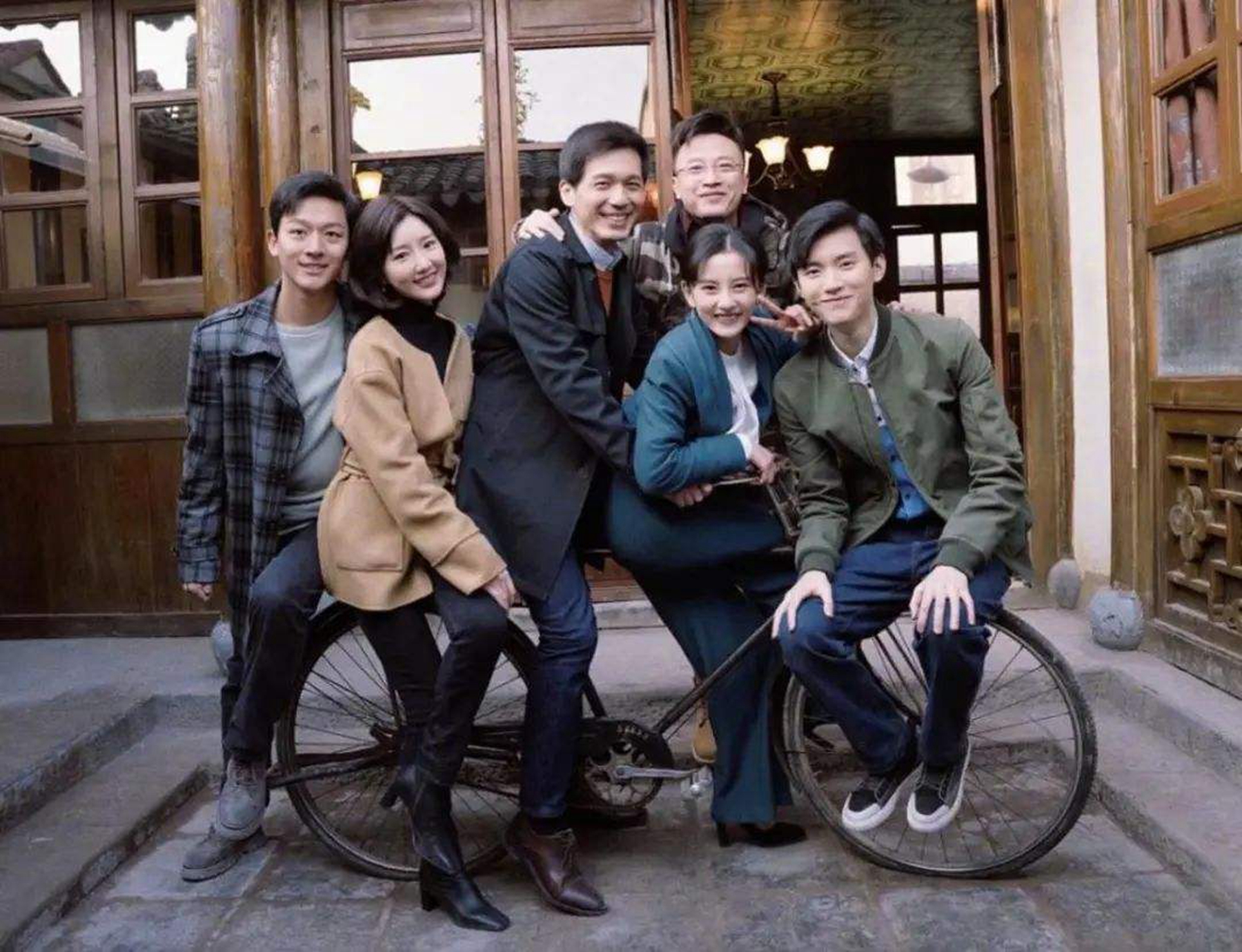 《乔家的儿女》第几集长大,剧中长大后的孩子分别是谁饰演的?