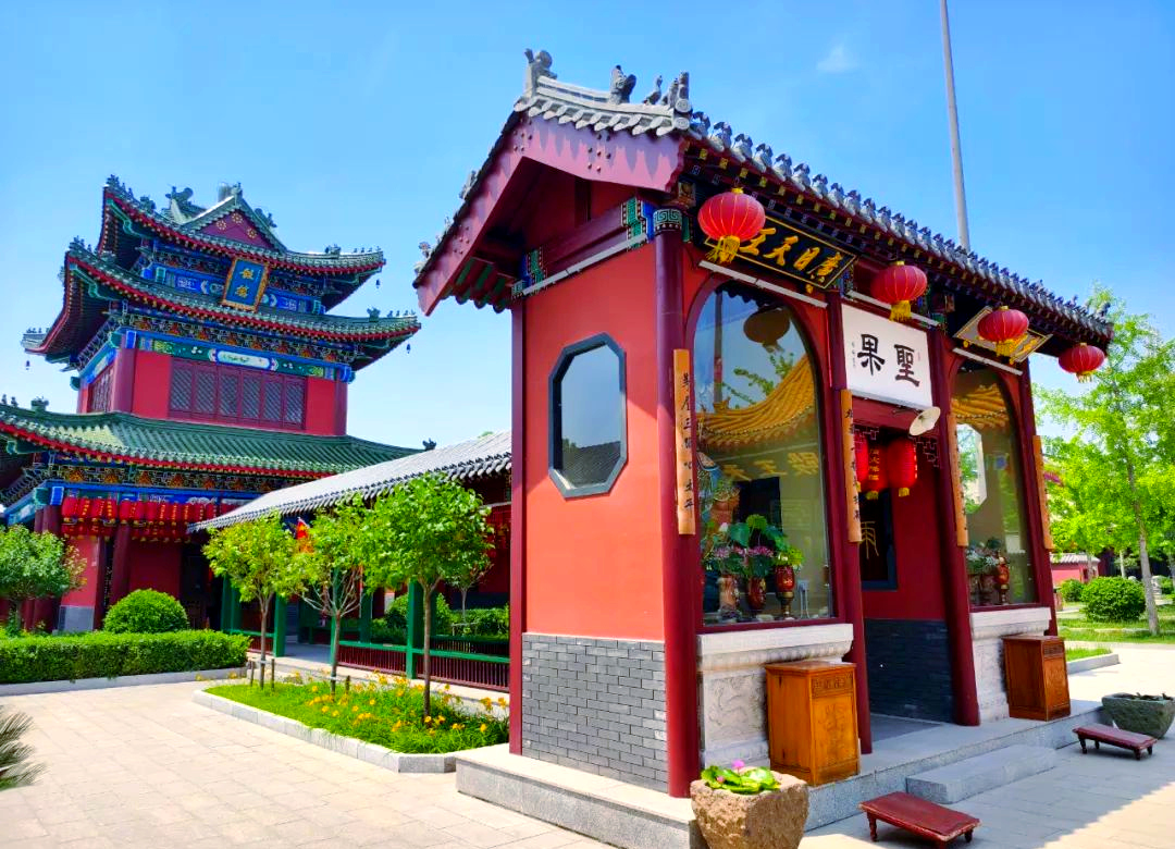 探秘天津西青峰山药王古寺的多个殿宇