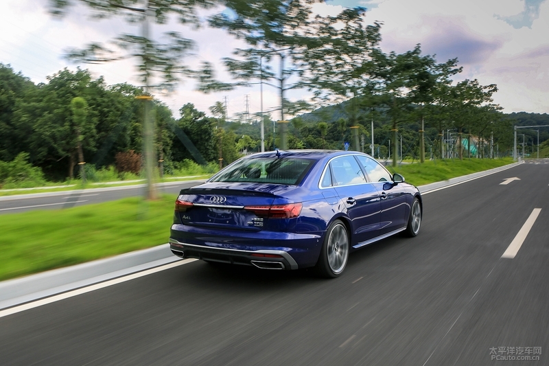 一鸣惊人 测试新款奥迪a4l 45tfsi quattro