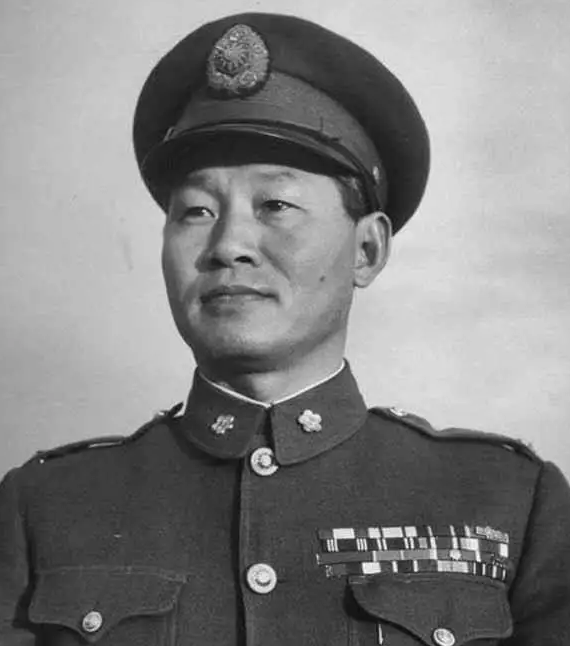 1949年,陈茂辉俘虏一军需处长,笑道:杜聿明将军,我们又见面了
