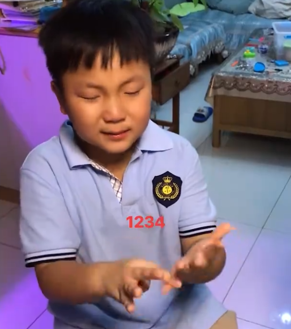 浙江一萌娃掰手指算5-4,答案都是0崩溃大哭,父母听完解释笑坏了