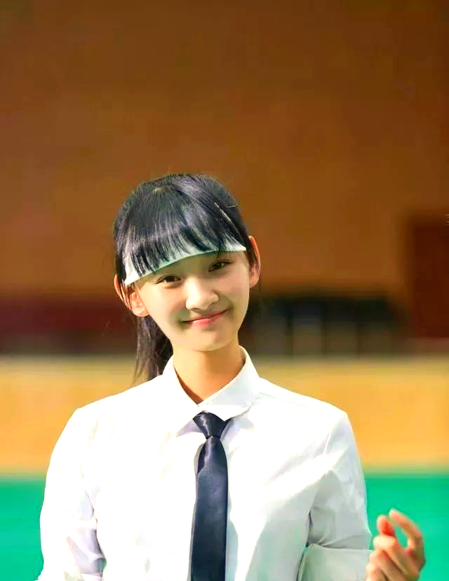 梁宝羚:从《同学两亿岁》到多元角色的蜕变