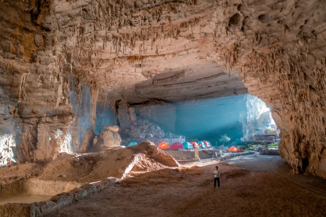 10.5-6 群峰叠翠:洞穴露营 长安喀斯特原始森林徒步