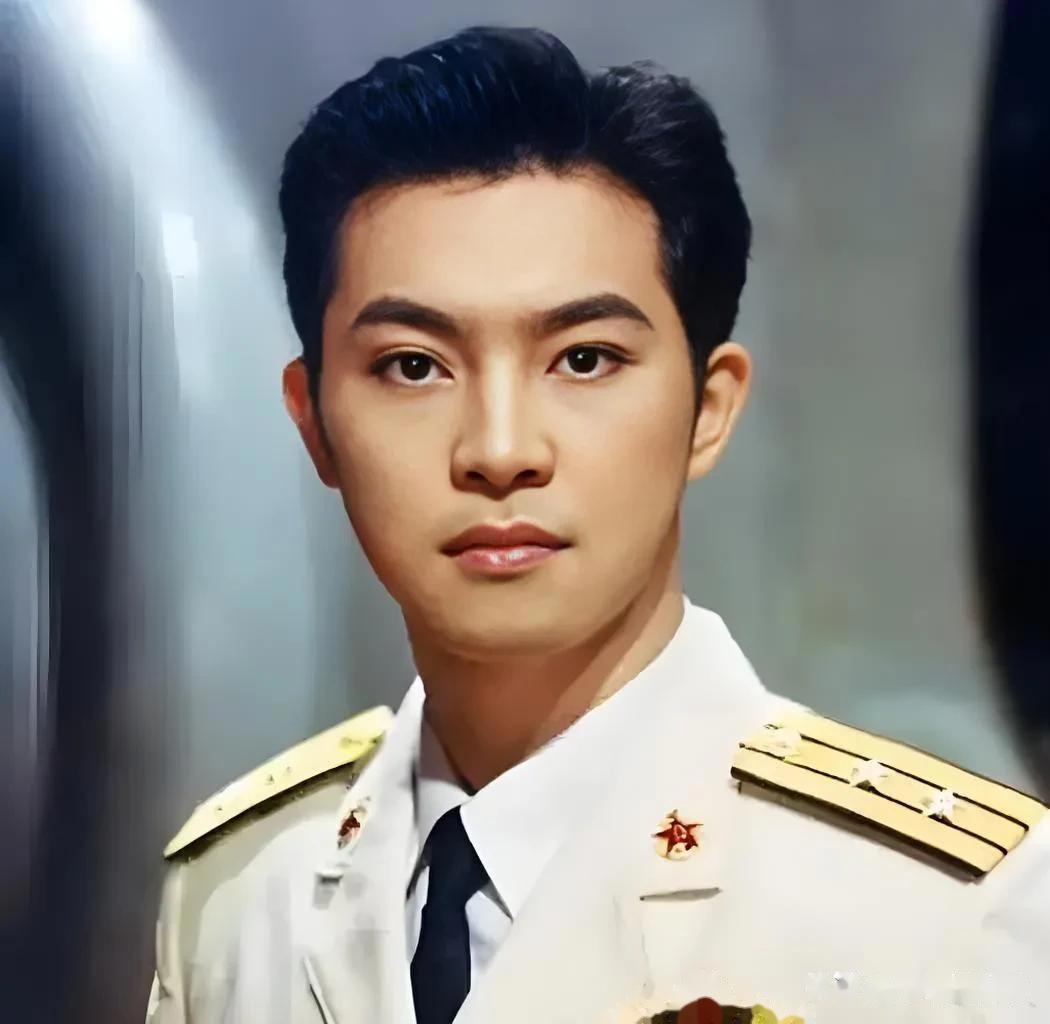 军魂永不褪色,当过兵的17位演员,各个英姿飒爽,你知道几位?