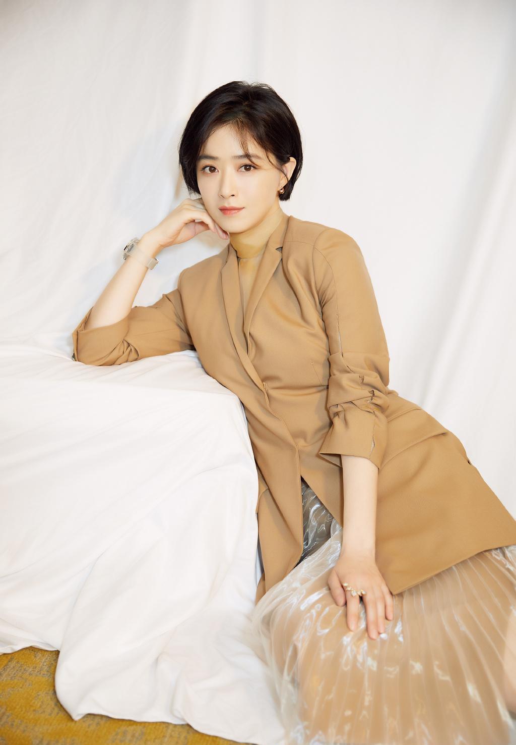 善恶到头终有报!40岁无人敢娶的蒋欣,已经活成了一个笑话?