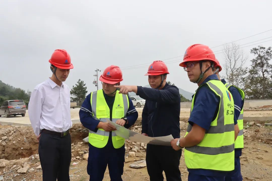 余文到桐城项目部检查指导工作