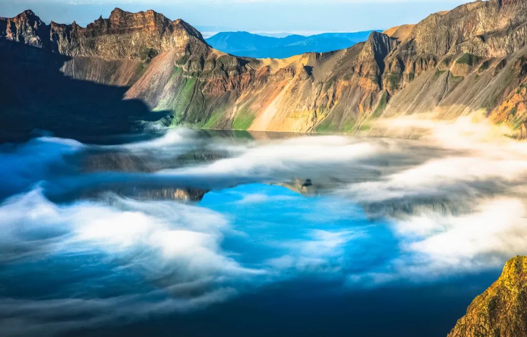 长白山:神山圣水映苍穹
